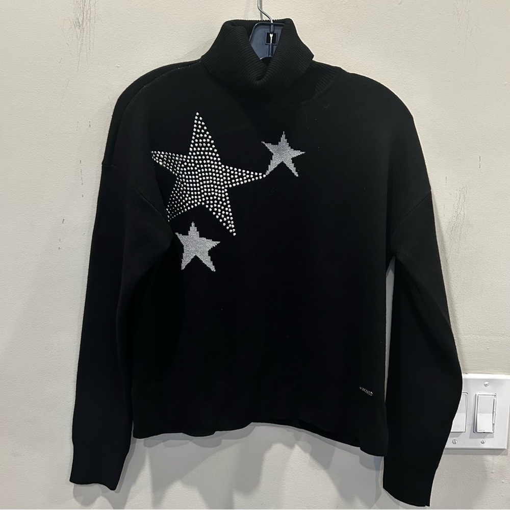 NWT DKNY black Star Print Turtleneck
Sweater. Size M